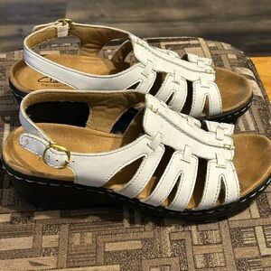 Clarks White Leather Slingback Wedge Sandals - Gold Buckle